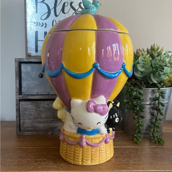 HELLO KITTY AND FRIENDS HOT AIR BALLOON COOKIE JAR BY BLUE SKY CLAYWORKS - Picture 1 of 11